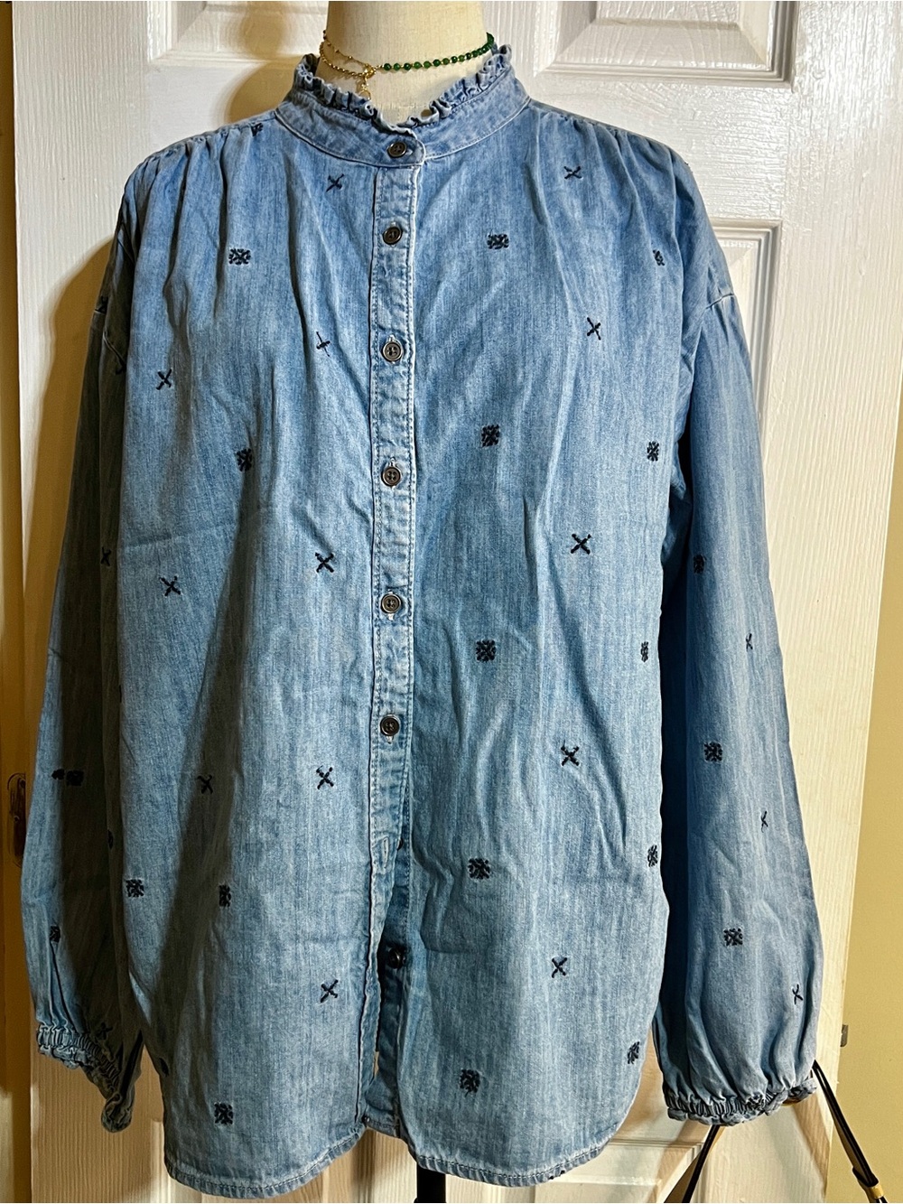 Style&Co Wms Blue Chambray Cotton Embroidered Retro Boho Ruffle Peasant Top XL - Picture 6 of 15